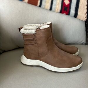 Eddie Bauer Fleece lined booties